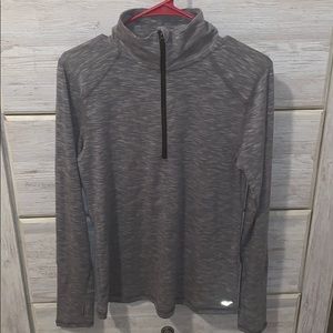 Long sleeve Everlast workout shirt